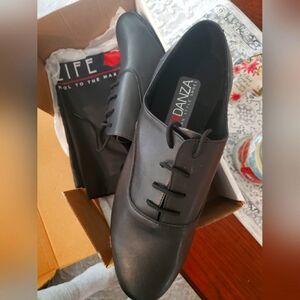 NIB Vita Danza Sergio Black Leather Shoes